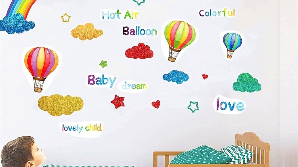 ZZM Story’s Rainbow Wall Decals