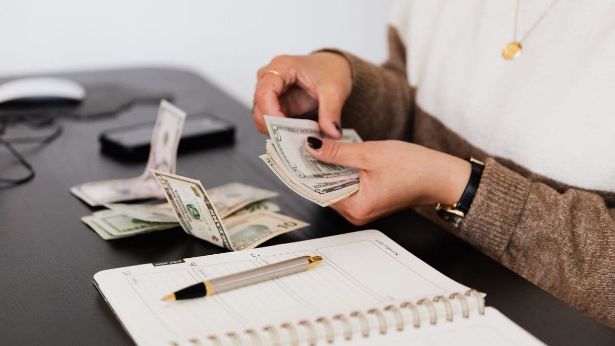 Mastering Cash Flow Management: 7 Best Practices for Business Sustainability