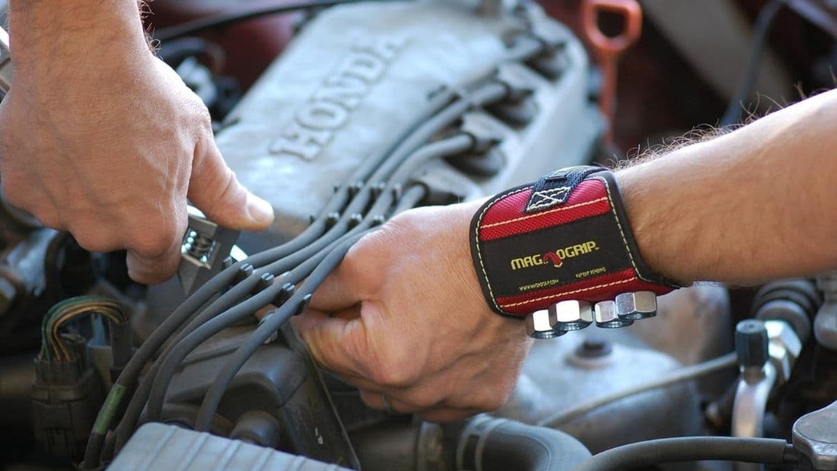 magnetic wristband, DIY tools, tool organizer, home improvement accessories, workshop essentials, contractor tools